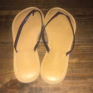 Old navy size 6 1/2 flip flops